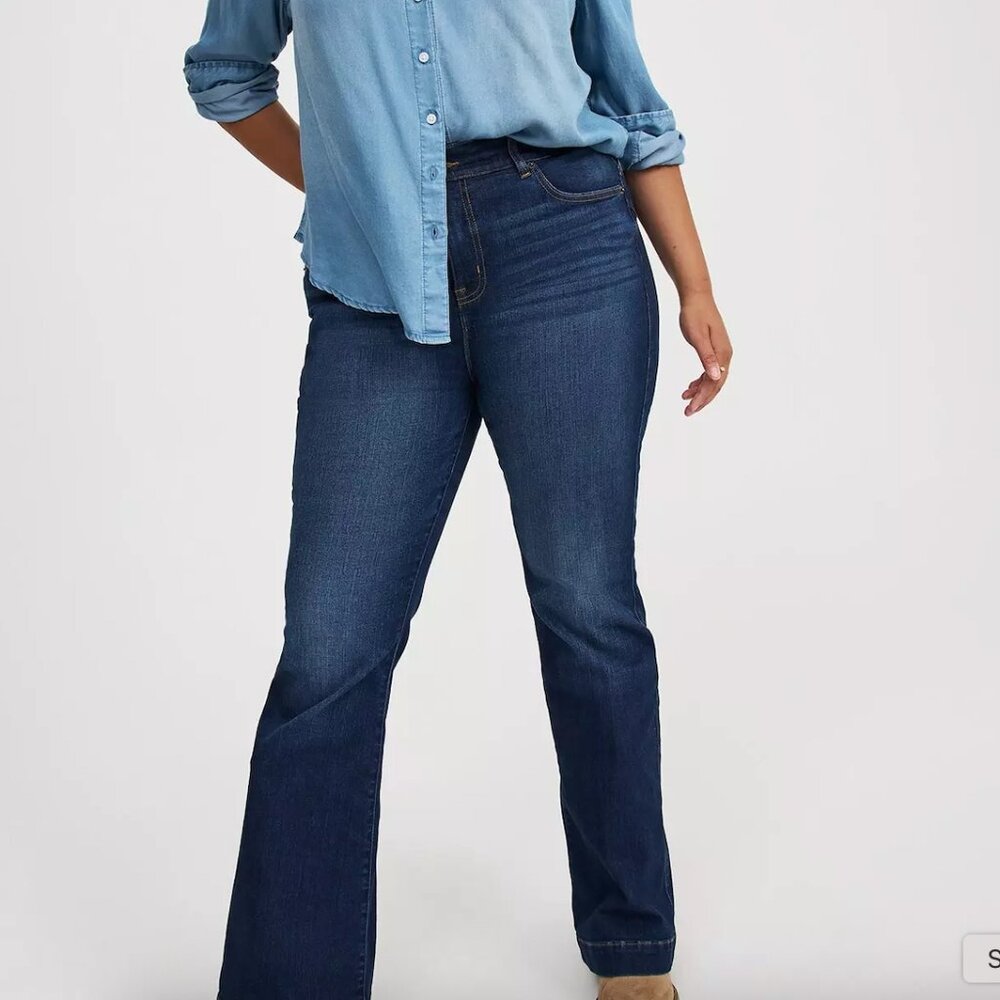 Torrid Bombshell Flare, Premium Stretch NWT